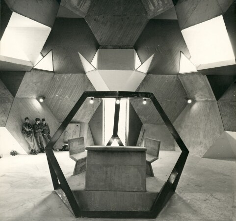 1969: Synagoge der Militrakademie in der Negev-Wste (Israel), gemeinsamer Entwurf von Alfred Neumann und Zvi Hecker