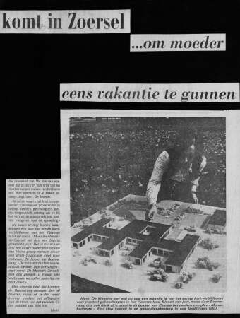 Wivina Demeester am Modell des ersten Hauptgebäudes, Zeitungsausschnitt von 1971