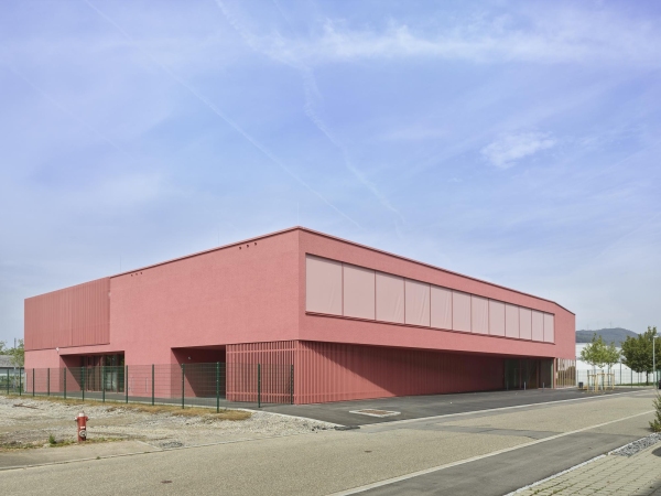 Feuerwehr und Kita in Waldshut-Tiengen von bchlemeid architekten