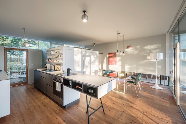 Anerkennung: �Das Weiterbau-Experiment� in Linz von Caramel architekten; Ert�chtigung und Erweiterung eines eigenen Projekts von 2004