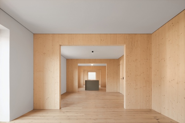 1. Preis: Strohballenhaus Das Musterhaus in Pfaffenhofen von Atelier Kaiser Shen