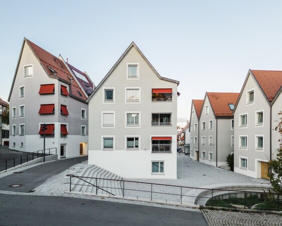 Anerkennung: Zeitgeme Stadtgeschichtsschreibung  Wohnen am Mhltorplatz Balingen von nbundm* Architekten und Stadtplaner fr die Wohnbaugenossenschaft Balingen