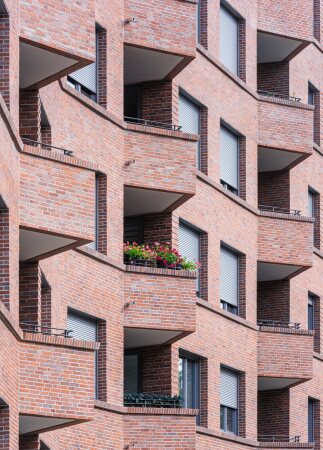 1. Preis: Der Leuchtturm  Rennwegdreieck/Das Quartier im Haus in Freiburg im Breisgau von Bachelard Wagner Architekten fr die Freiburger Stadtbau