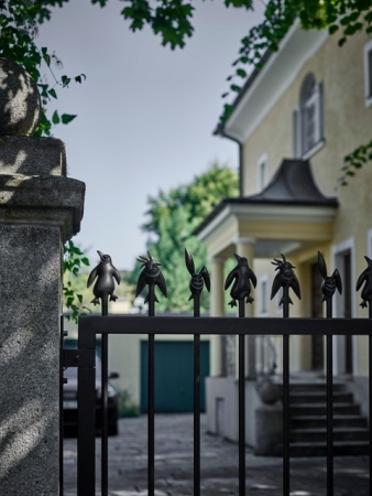 Gusseisenzaun, aus der Ausstellung Sweet Dreams Security  Angst hat Zukunft