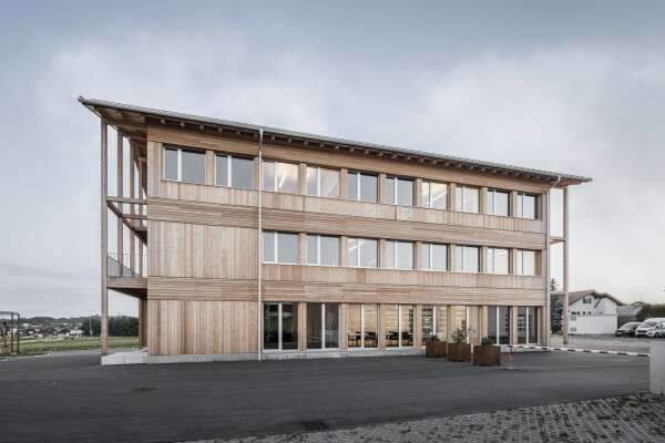 Holzbauten von LP architektur in Seekirchen am Wallersee