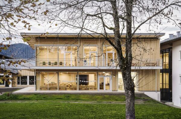 Nominiert: Volksschule Flachau, Haus der elementaren Bildung Reitdorf von LP architektur / Thalmeier Architekten. Bauherrschaft: Gemeinde Flachau