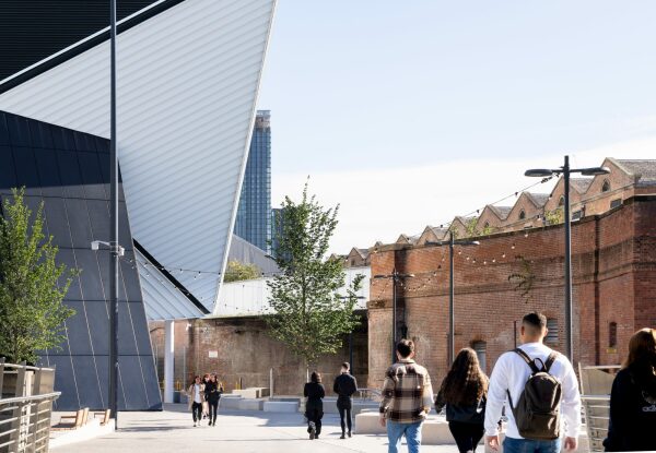 Kulturzentrum von OMA in Manchester