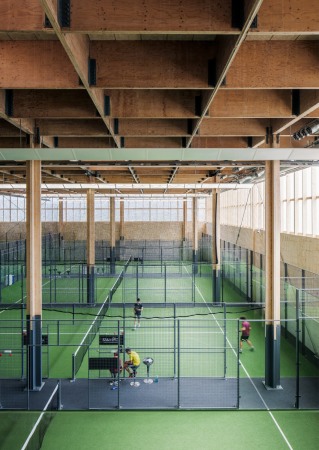 Padel-Tennishalle in M�lnlycke von Tengbom