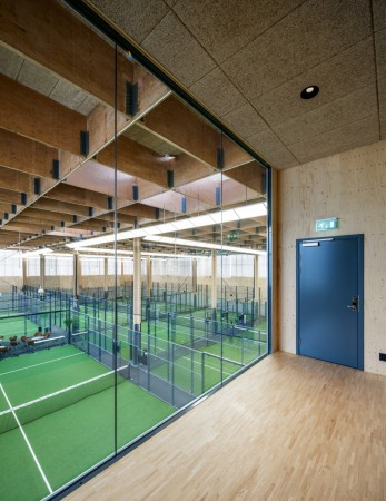 Padel-Tennishalle in Mlnlycke von Tengbom