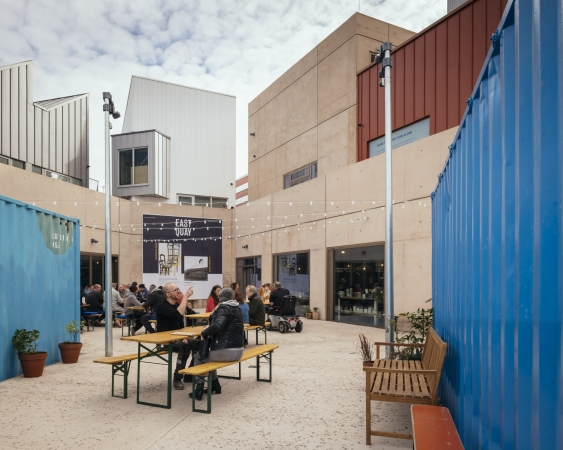 Kulturzentrum in Somerset von Invisible Studio und Ellis Williams Architects