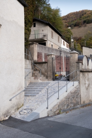 „Sieben Eingriffe in Monte“ in Castel San Pietro von studioser Architects