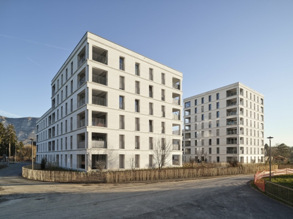 �Wohnhaus aus Naturstein� in Plan-les-Ouates von Perraudin Archiplein Consortium