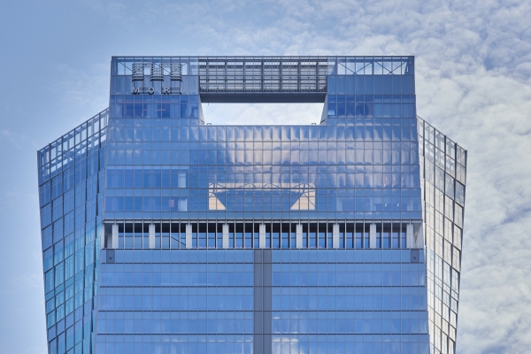 B�ro- und Gesch�ftshochhaus von OMA in Tokio