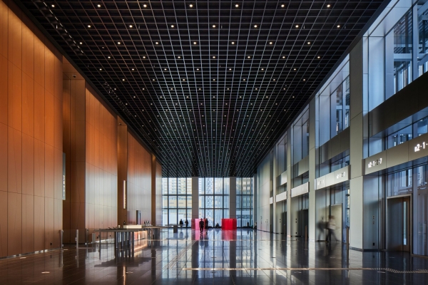 B�ro- und Gesch�ftshochhaus von OMA in Tokio