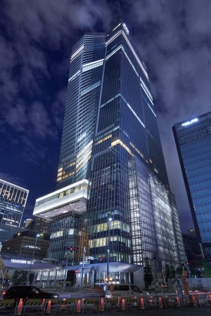 Bro- und Geschftshochhaus von OMA in Tokio