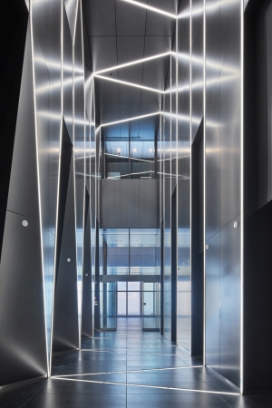 B�ro- und Gesch�ftshochhaus von OMA in Tokio