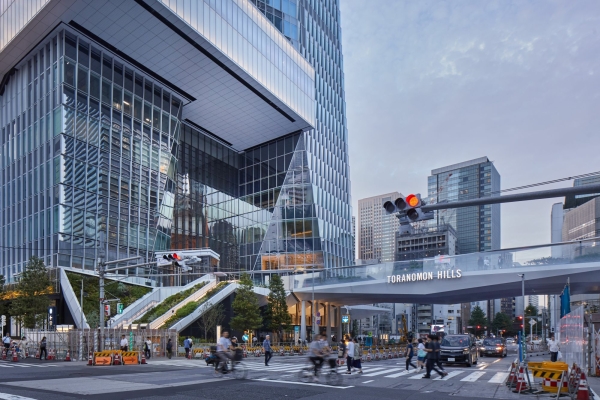 B�ro- und Gesch�ftshochhaus von OMA in Tokio