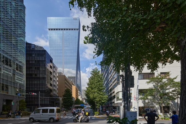 Bro- und Geschftshochhaus von OMA in Tokio