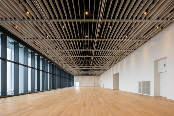 B�ro- und Gesch�ftshochhaus von OMA in Tokio