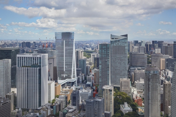 Bro- und Geschftshochhaus von OMA in Tokio