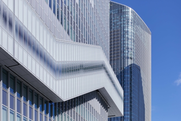 B�ro- und Gesch�ftshochhaus von OMA in Tokio