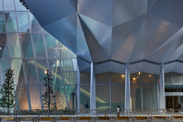 B�ro- und Gesch�ftshochhaus von OMA in Tokio