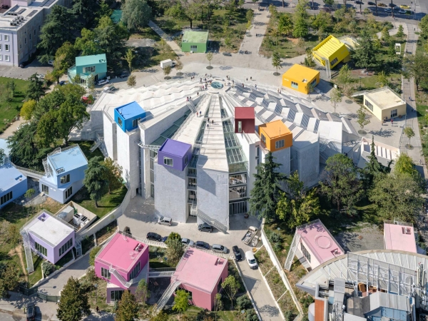 Kulturzentrum von MVRDV in Tirana