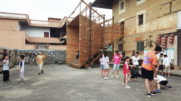 Internationales Beispiel: Tolou Plug-In Tower in Tolou (China) von Rural Urban Framework, 2019