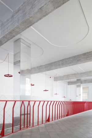 Schulumbau in Aalst von AUX