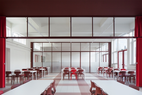 Schulumbau in Aalst von AUX