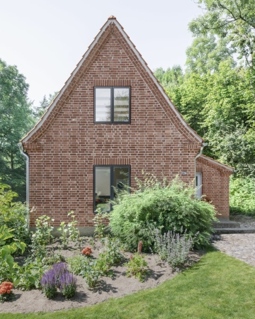 Preistrger 1. Rang: Umbau Siedlungshaus am Westensee von BSP Architekten fr Felix Weber