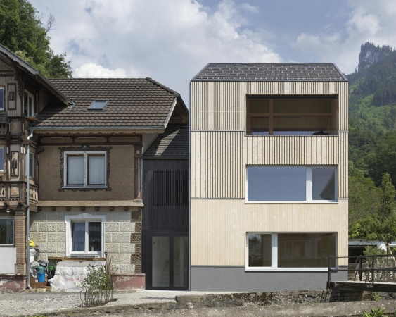 Wohn- und Geschäftshaus in Hohenems von MWArchitekten