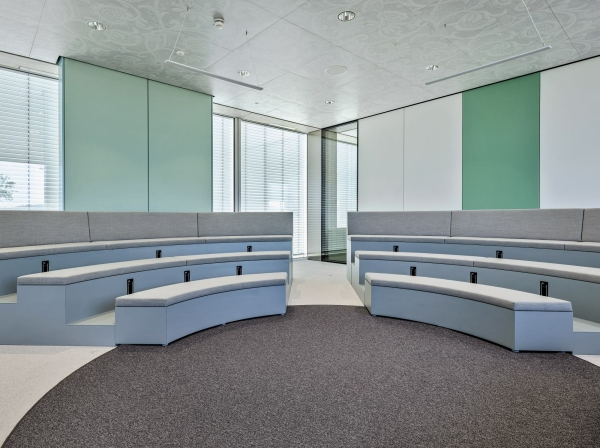 Lernzentrum von Sou Fujimoto Architects mit Burckhardt Architektur