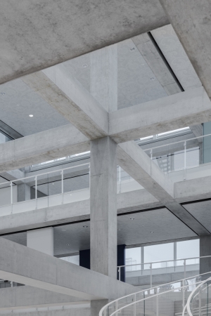 Lernzentrum von Sou Fujimoto Architects mit Burckhardt Architektur