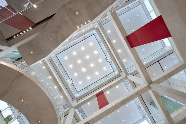 Lernzentrum von Sou Fujimoto Architects mit Burckhardt Architektur