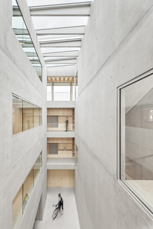 Brogebude von VON M in Tbingen