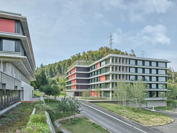 Klinikerweiterung in Baselland von Burkard Meyer Architekten