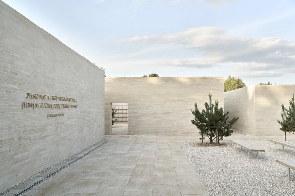 Kolumbarien im polnischen Radom von BDR Architekci