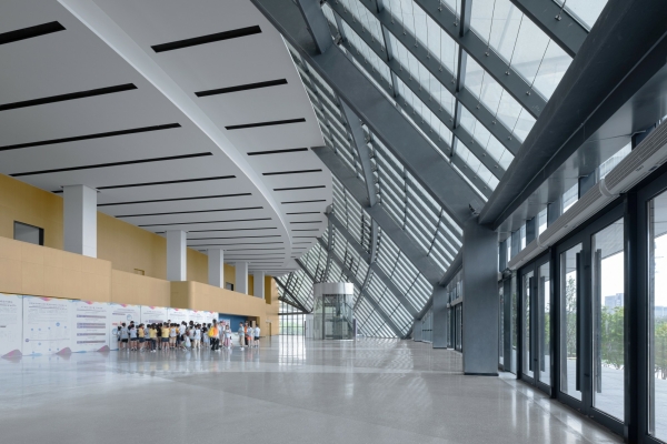 Atrium des Feldhockeystadions