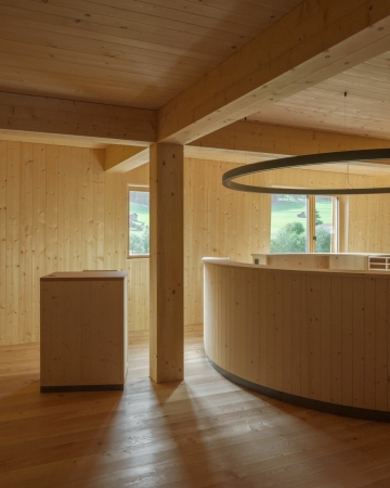 Besucherzentrum in Sexten von Delueg Architekten