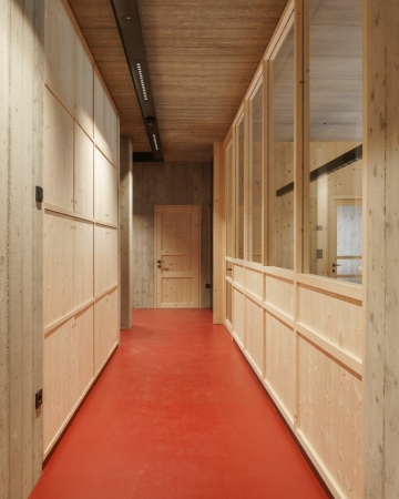 Besucherzentrum in Sexten von Delueg Architekten