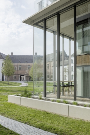 Wohnblock von Atelier Kempe Thill in Hasselt