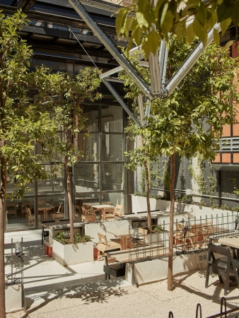 Alles beim Alten, Restaurant und Theater in Madrid