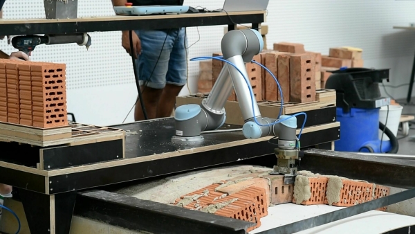 Robotische Anfertigung einer Kappendecke. Christoph Gengnagel und sein Team von der UdK Berlin erkannten das Potenzial der sogenannten preuischen Decke als robuste, leistungsfhige Alternative zur Betonflachdecke.