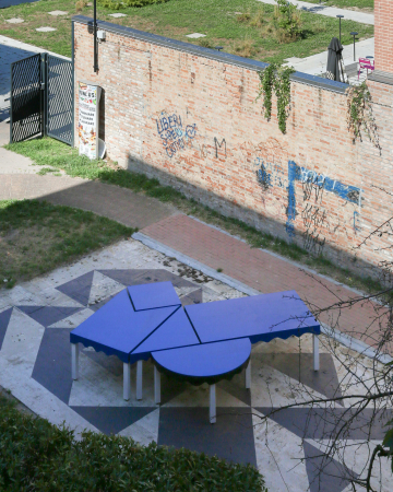 Interventionen in Venedig: Mit einfachen Mitteln und vorgefundenen Materialien haben Studierende der BTU Cottbus-Senftenberg im Rahmen des Workshop-Programms des Deutschen Pavillons auf der Biennale Plätze aktiviert.
