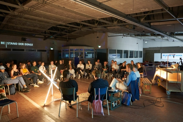 In der Adlerhalle auf dem Dragoner Areal in Berlin debattierten die Teilnehmer*innen der baunetz CAMPUS Sommerschule den �Bestand der Dinge�.