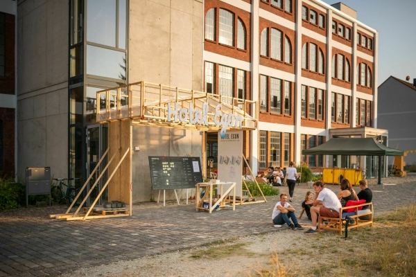 Das denkmalgesch�tzte, ehemals leerstehende Fabrikgeb�ude von Egon Eiermann in Apolda wurde im Rahmen der IBA-Th�ringen umgenutzt.