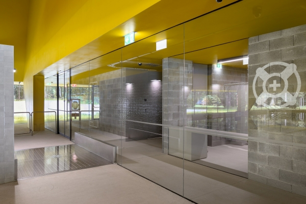 Schwimmbad in Slowenien von Enota