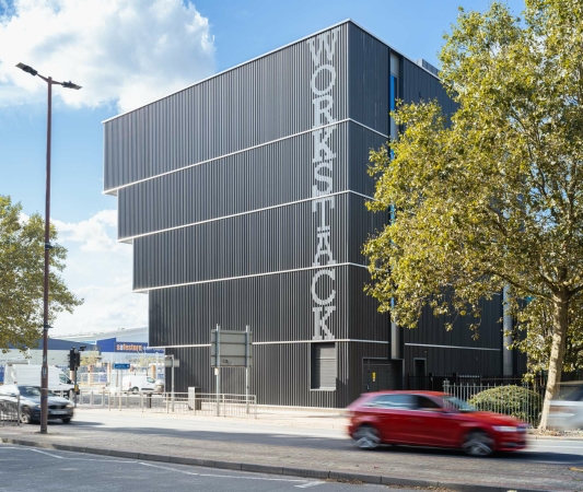 Industriegebude in London von dRMM