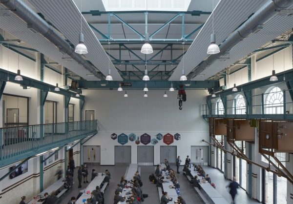 Umbau und Erweiterung in Rugby von vHH Architects